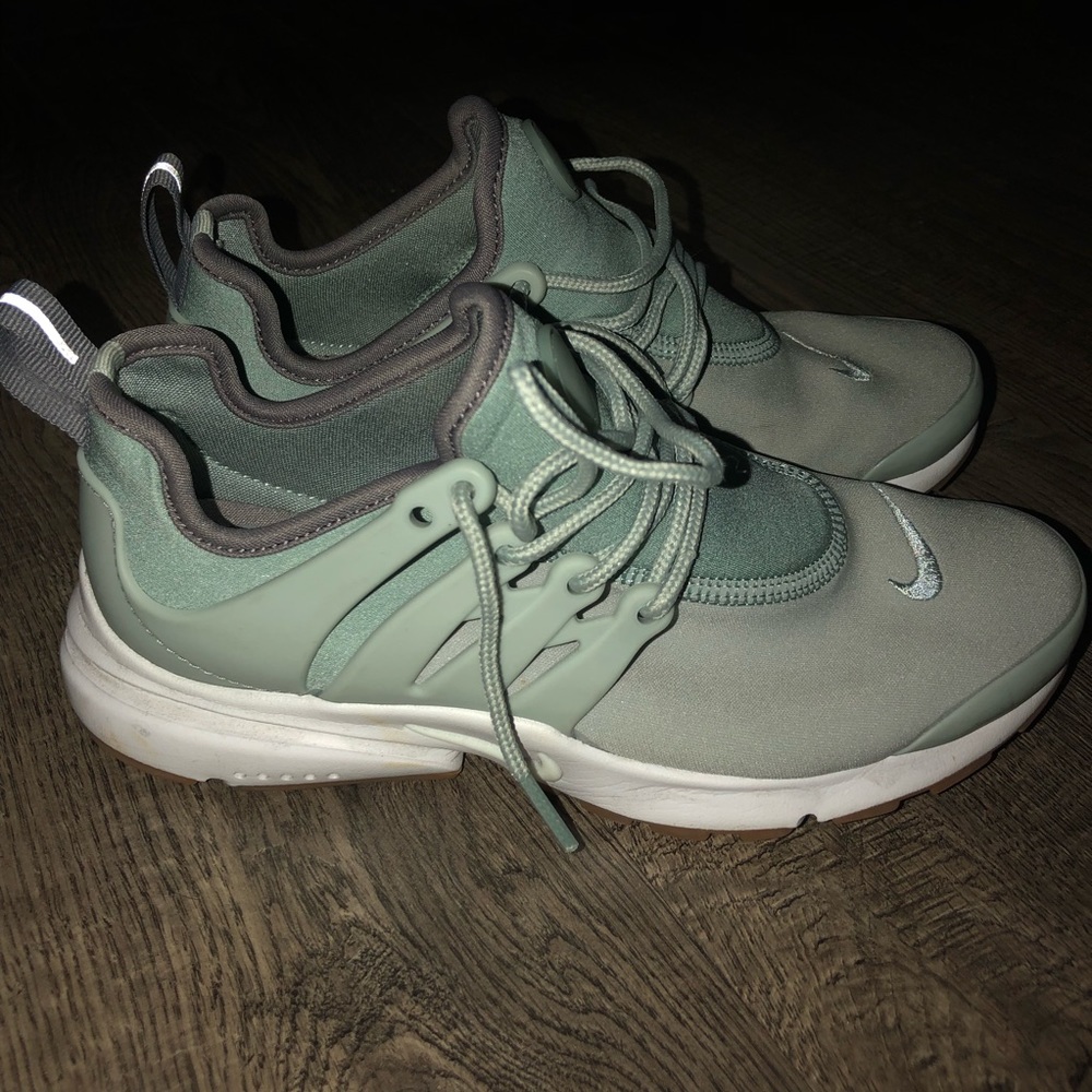Nike Prestos *USED. Accepting offers😊 WMNS 6